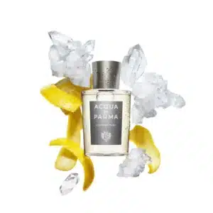 Acqua di Parma - Colonia Pura: Ein moderner Duft, der spritzige Zitrusnoten mit floraler Leichtigkeit und holziger Eleganz vereint – pure Frische und zeitlose Raffinesse.